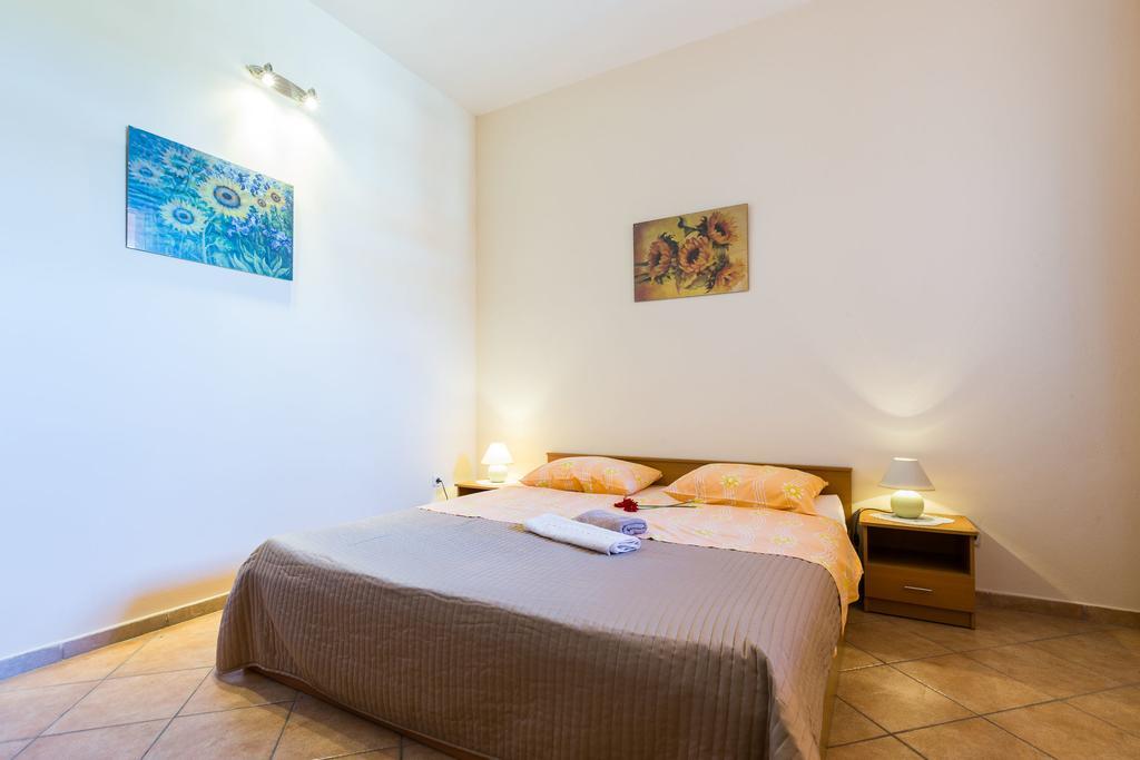 Apartments Angelina Sukosan Ngoại thất bức ảnh